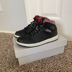 Jordan 1 2015 Holiday Mid Size 7.5 Black Grey and Coral